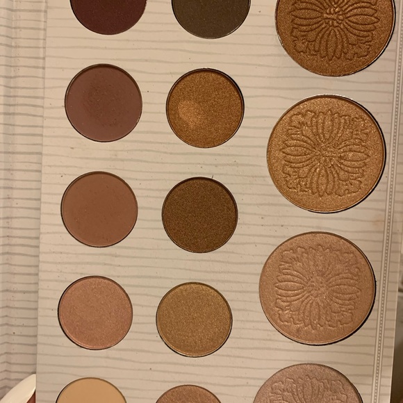 Carli Bybel palette - Picture 2 of 3